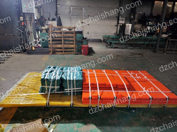 Sàng ngang PU rẻ nhất,bán màn hình dây polyurethane rung trực tiếp